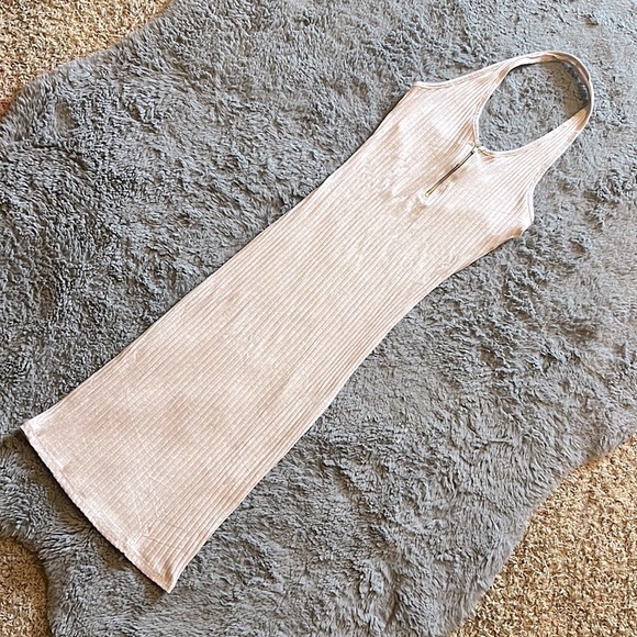 Slight - Picture 1 of 2